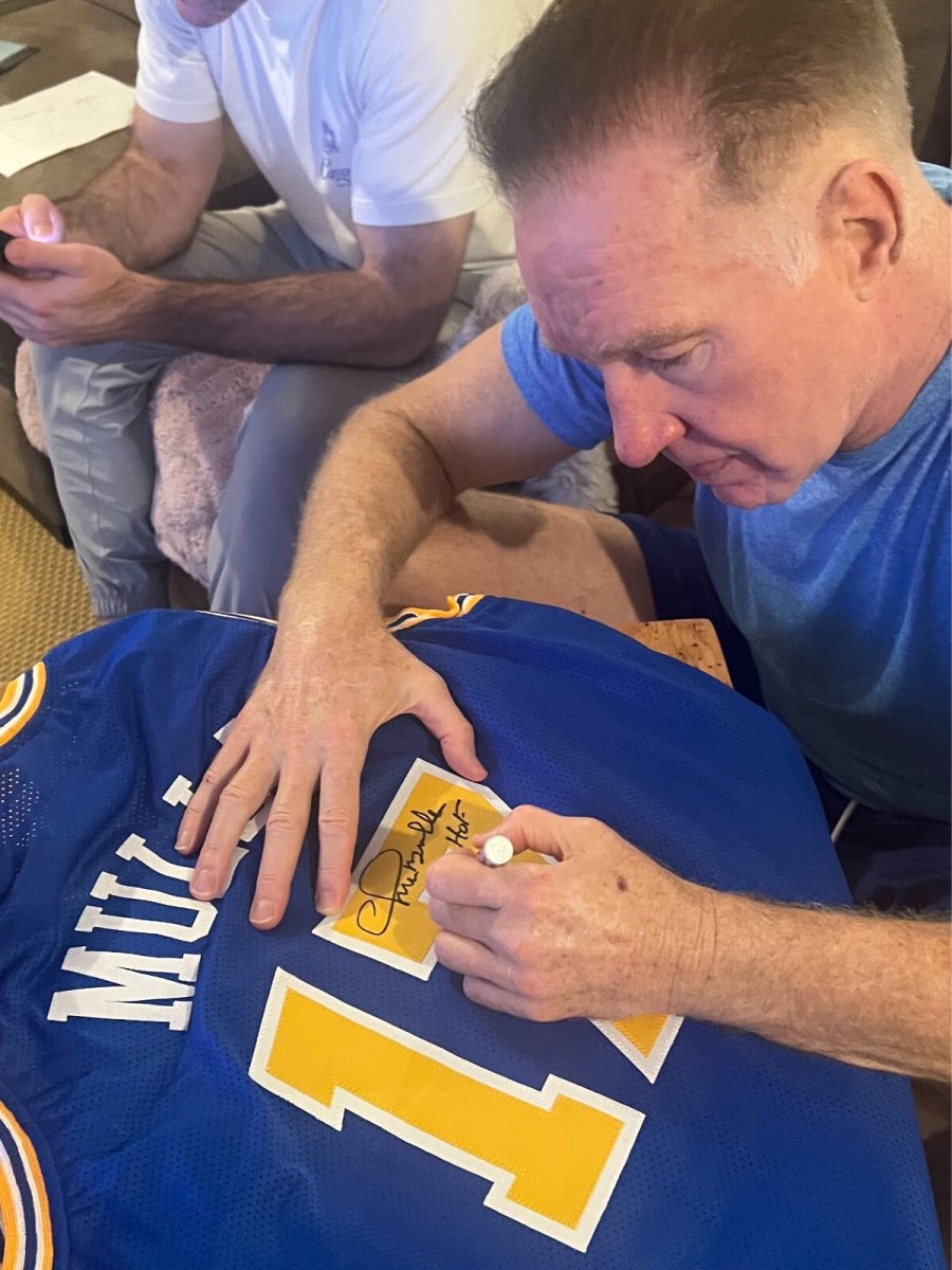 Chris Mullin Signed Warriors Custom Jersey w/ HOF 2011 Beckett Witness BAS COA