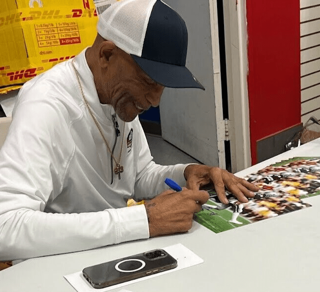 Drew Pearson Signed Dallas Cowboys 8x10 Photo w/ HOF 21 Beckett Witness BAS COA