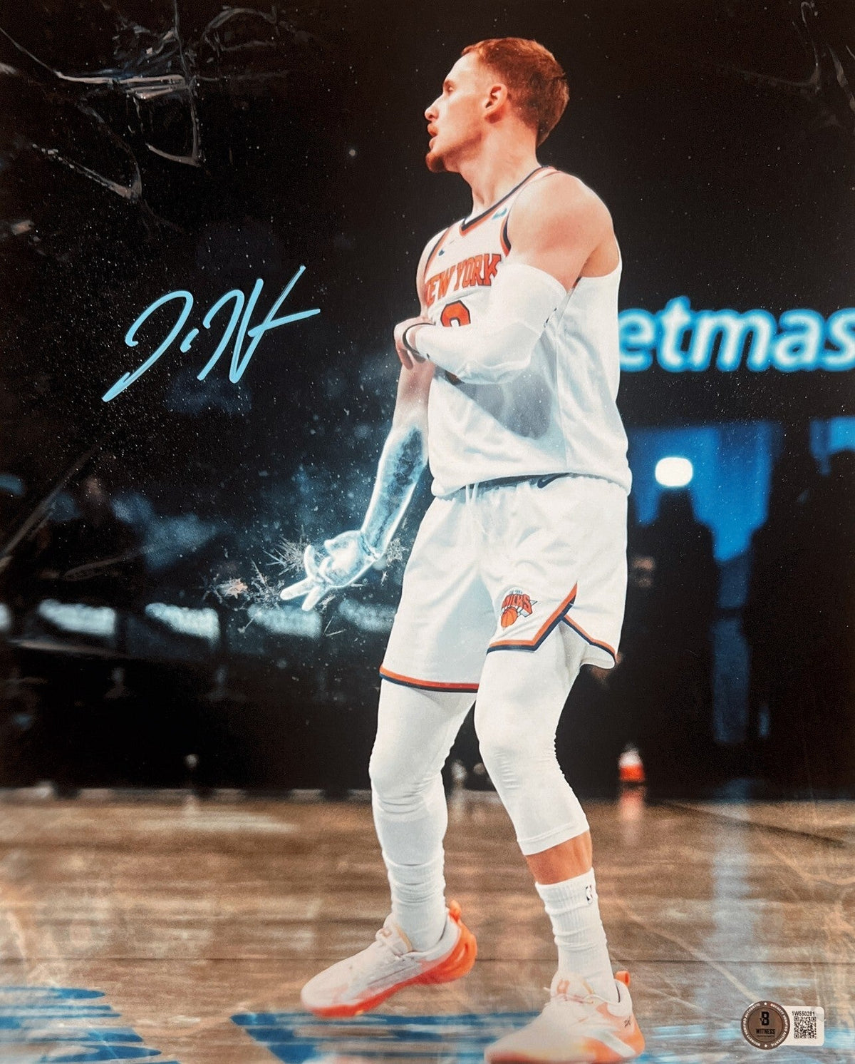 Donte DiVincenzo Signed New York Knicks 11x14 Photo Beckett Witness BAS COA