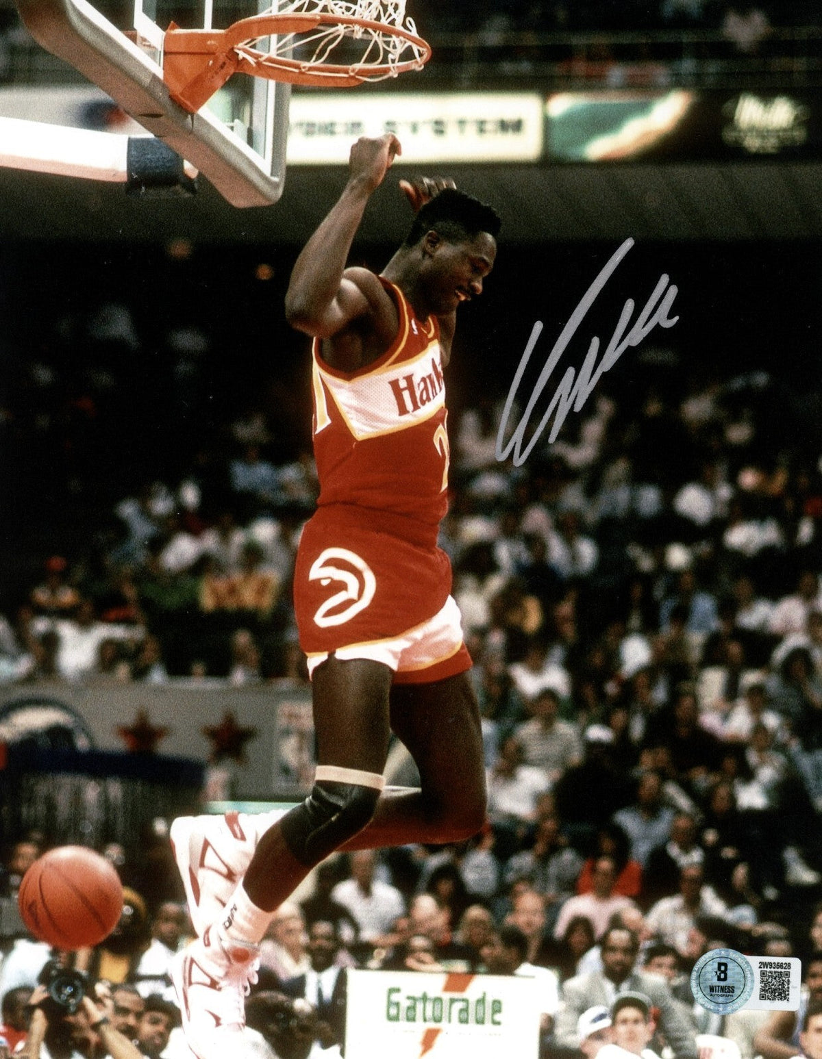 Dominique Wilkins Signed Atlanta Hawks 8x10 Photo Beckett Witness BAS COA #3