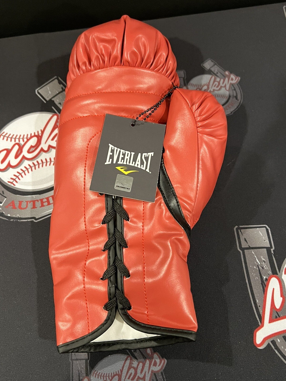 Michael B. Jordan Signed Auto Red Everlast Boxing Glove Beckett Witness BAS COA