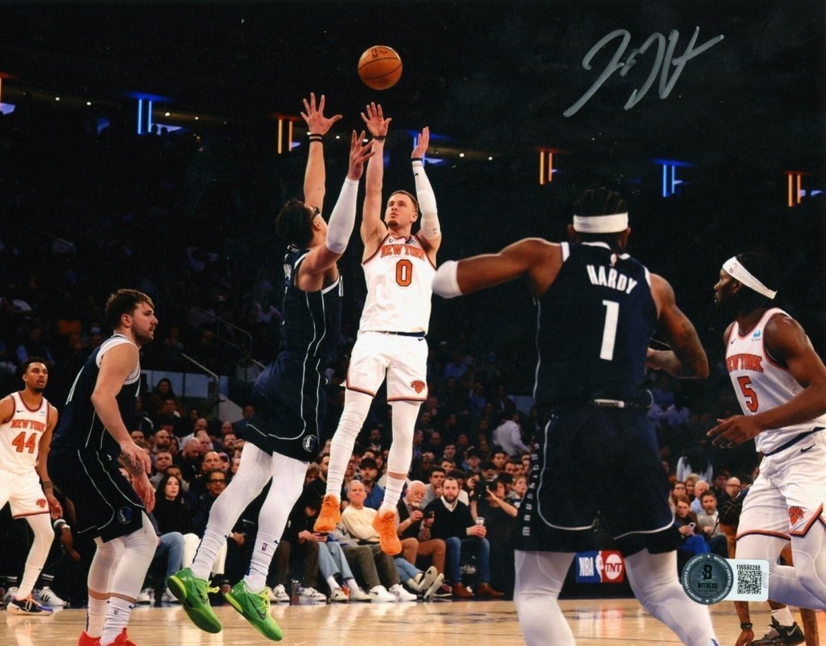 Donte DiVincenzo Signed New York Knicks 8x10 Photo Beckett Witness BAS COA #9