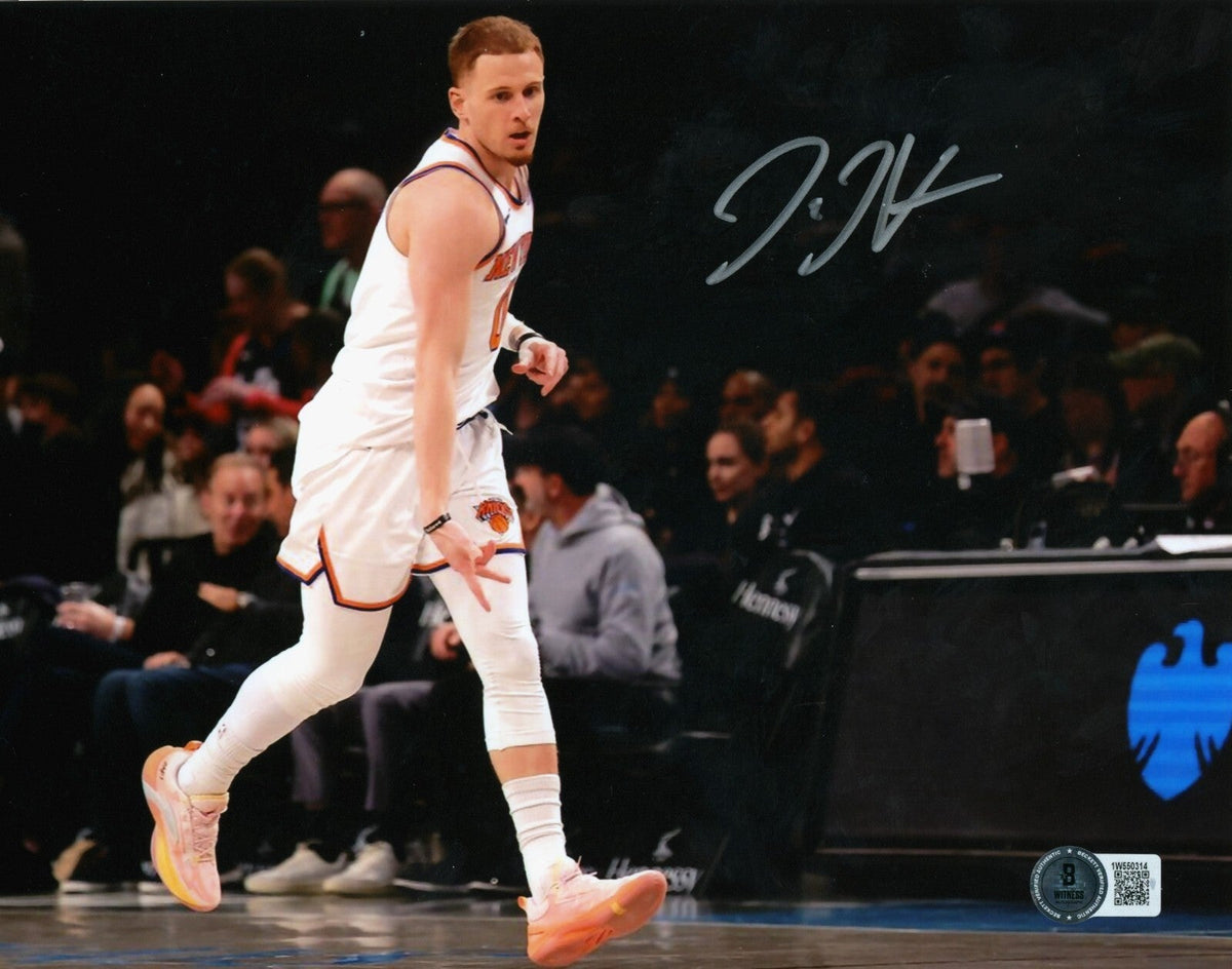 Donte DiVincenzo Signed New York Knicks 8x10 Photo Beckett Witness BAS COA #8