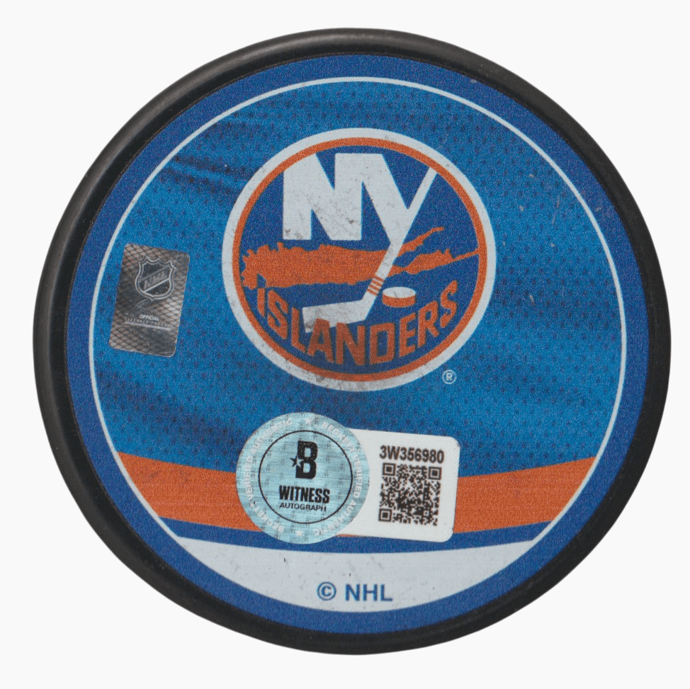 Matt Martin Signed New York Islanders Reverse Retro Puck Beckett Witness BAS COA