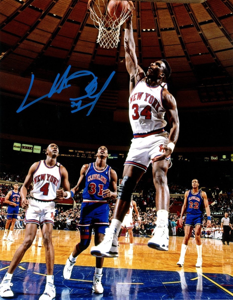 Charles Oakley Signed Autographed New York Knicks 8x10 Photo LSCM COA #2 B