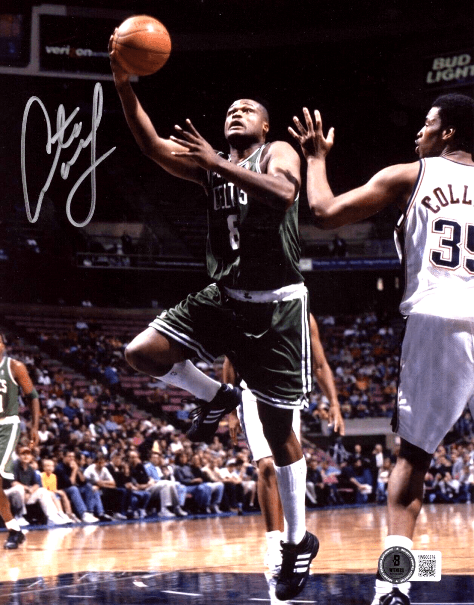 Antoine Walker Signed Boston Celtics 8x10 Photo Beckett Witness BAS COA #1