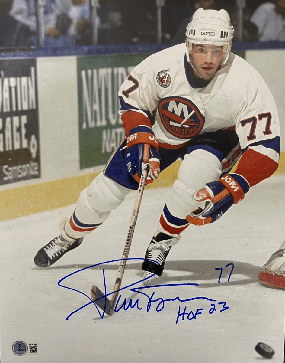Pierre Turgeon Signed New York Islanders 11x14 Photo HOF Beckett Witness BAS COA
