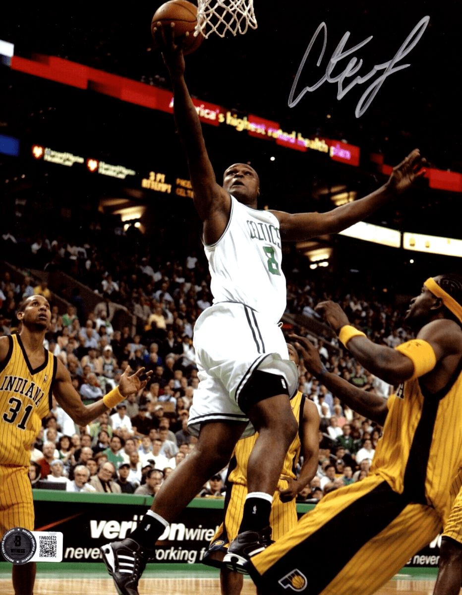 Antoine Walker Signed Boston Celtics 8x10 Photo Beckett Witness BAS COA #2