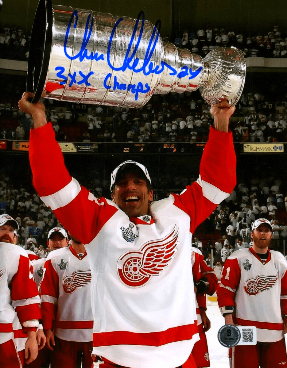 Chris Chelios Signed Red Wings 8x10 Photo w/ 3x SC Champs Beckett Wit BAS COA