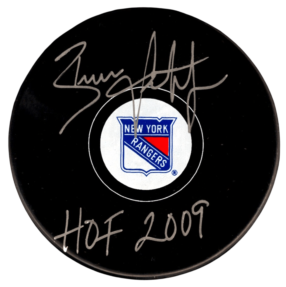 Brian Leetch Signed New York Rangers Puck w/ HOF 2009 Beckett Witness BAS COA