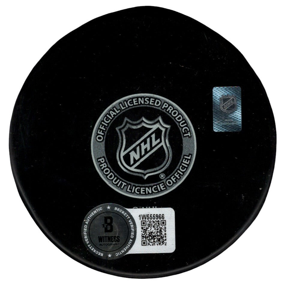 Chris Chelios Signed Detroit Red Wings Puck w/ HOF 2013 Beckett Witness BAS COA