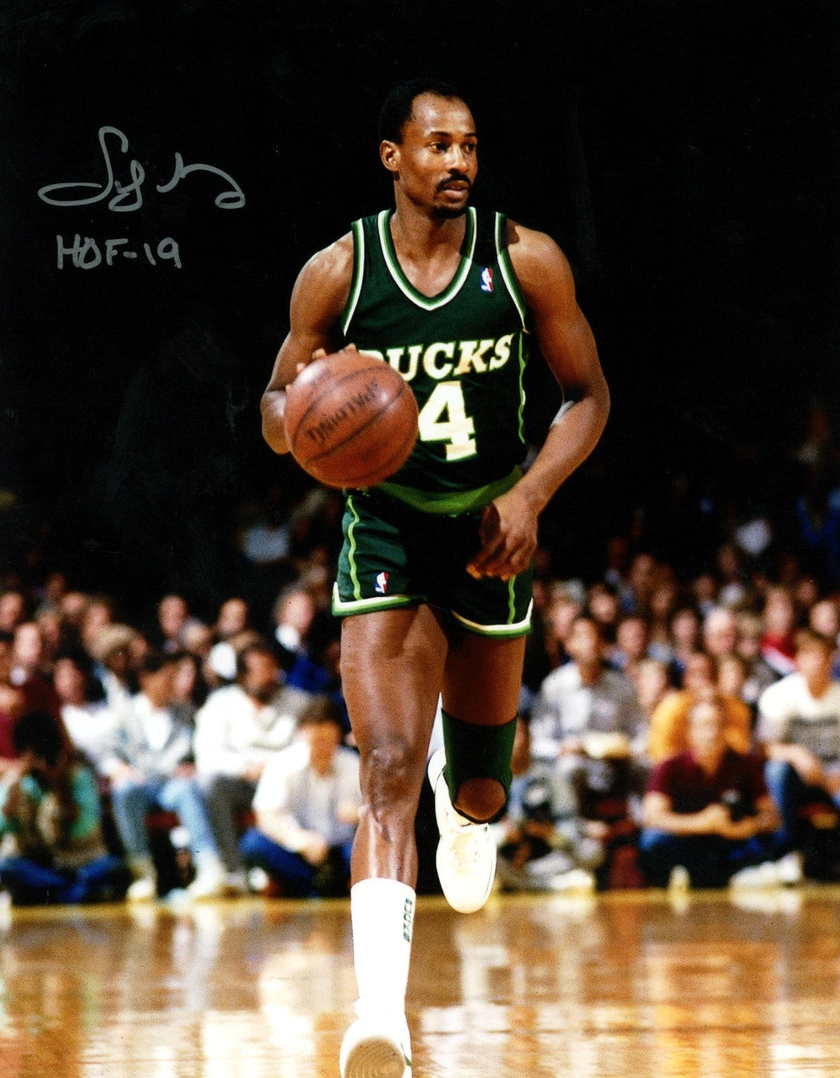 Sidney Moncrief Signed Autographed Milwaukee Bucks 8x10 Photo w/ HOF 19 LSCM COA