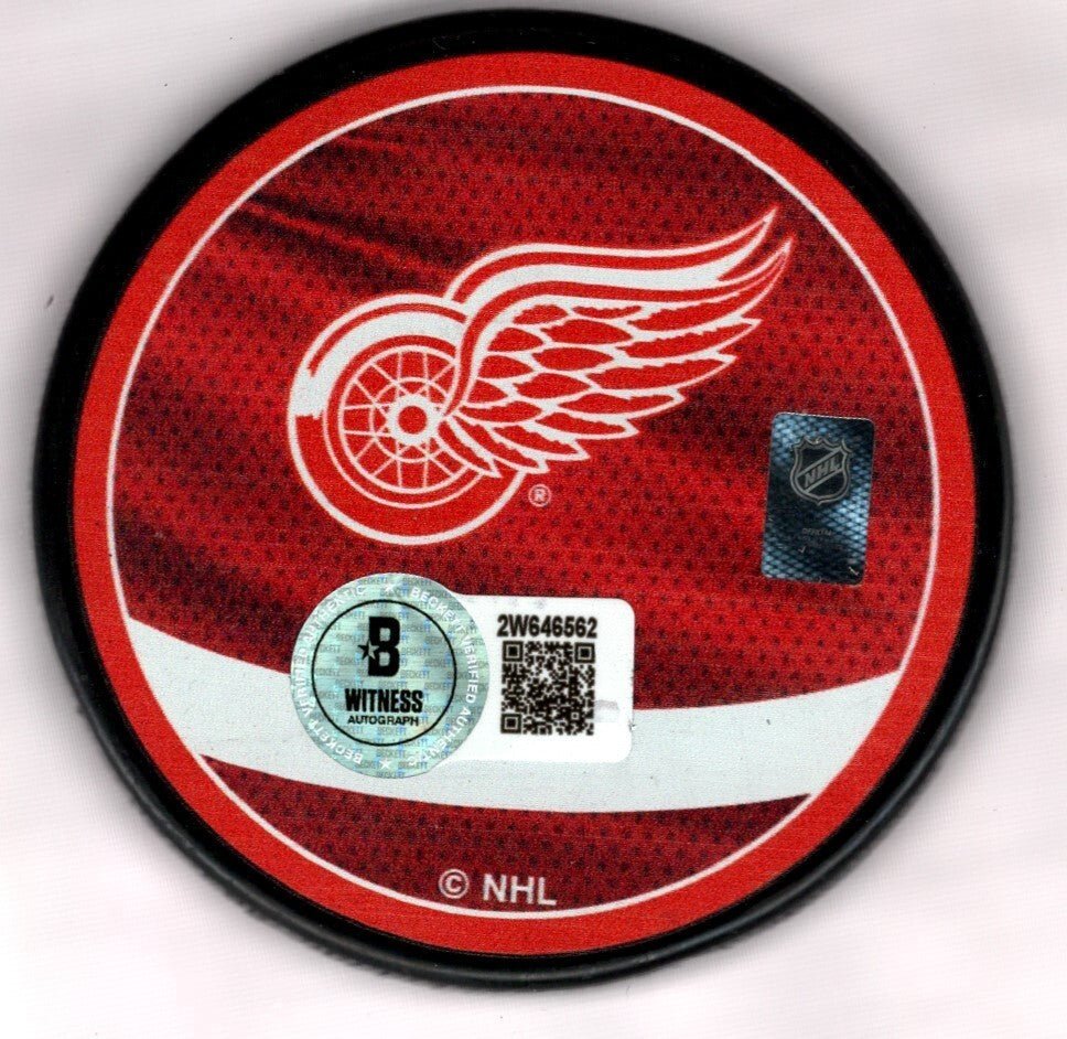 Chris Chelios Signed Auto Red Wings Reverse Retro Puck HOF 2013 Beckett BAS COA