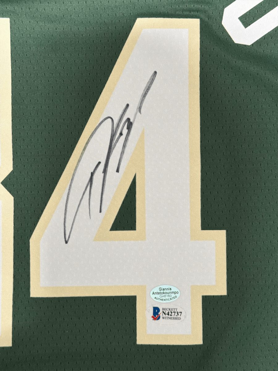 Giannis Antetokounmpo Signed Milwaukee Bucks Nike Jersey Beckett Witness BAS COA