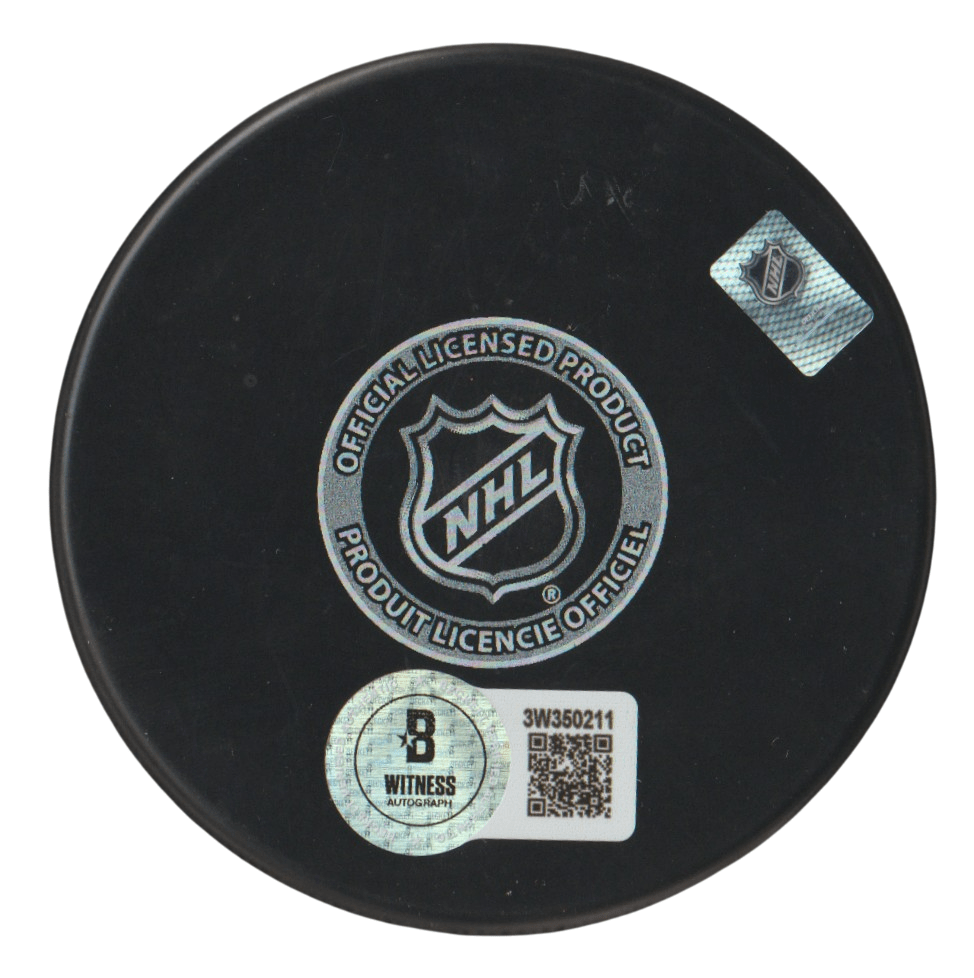 Matt Martin Signed Autographed NY Islanders Logo Puck Beckett Witness BAS COA