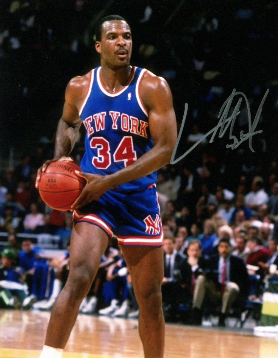 Charles Oakley Signed Autographed New York Knicks 8x10 Photo LSCM COA #2