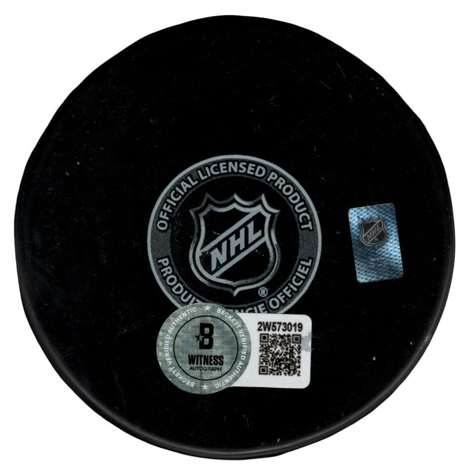 Doug Gilmour Signed Maple Leafs Puck w/ HOF 11 Beckett Witness BAS COA