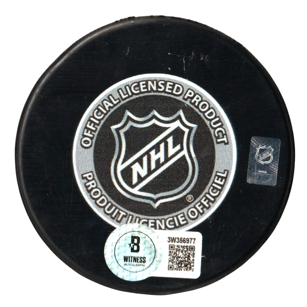 Matt Martin Signed New York Islanders Jersey Puck Beckett Witness BAS COA
