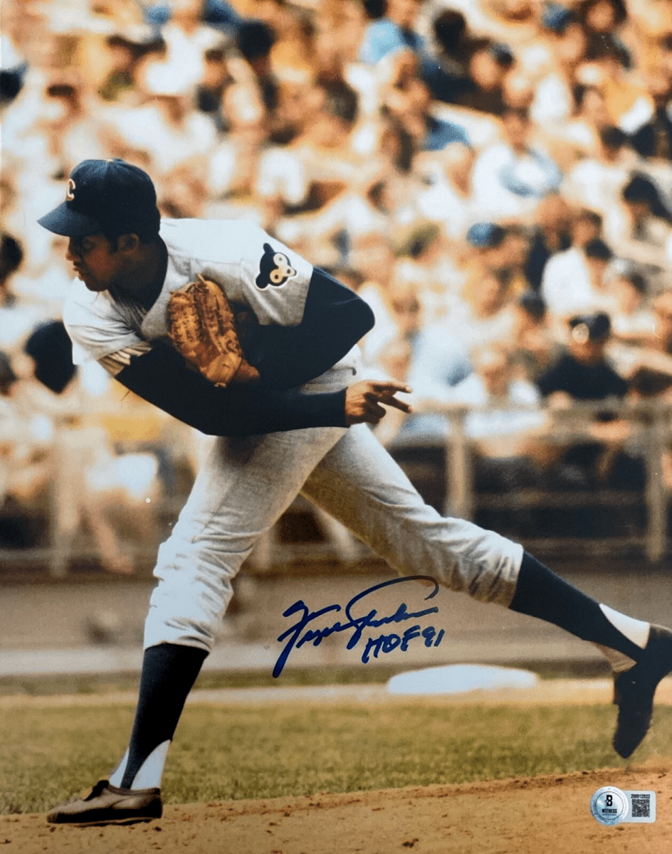 Fergie Jenkins Signed Chicago Cubs 11x14 Photo w/ HOF 91 Beckett Witness BAS COA
